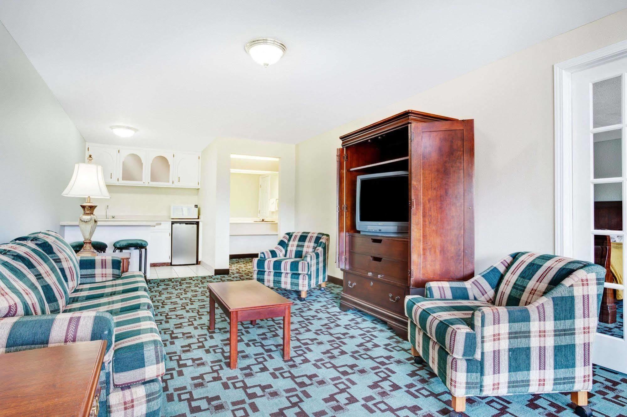 Super 8 Creswell/South Eugene Hotel Buitenkant foto